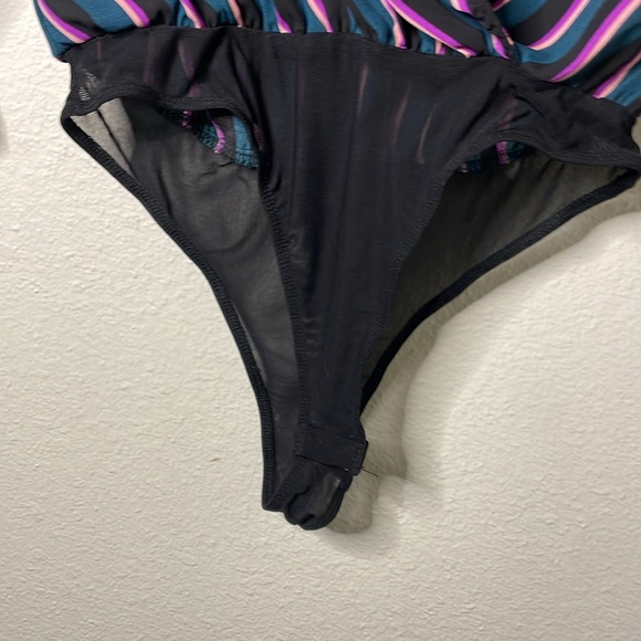 Astr The Label Striped Surplice Neck Long Sleeve Bodysuit Medium - Picture 7 of 9